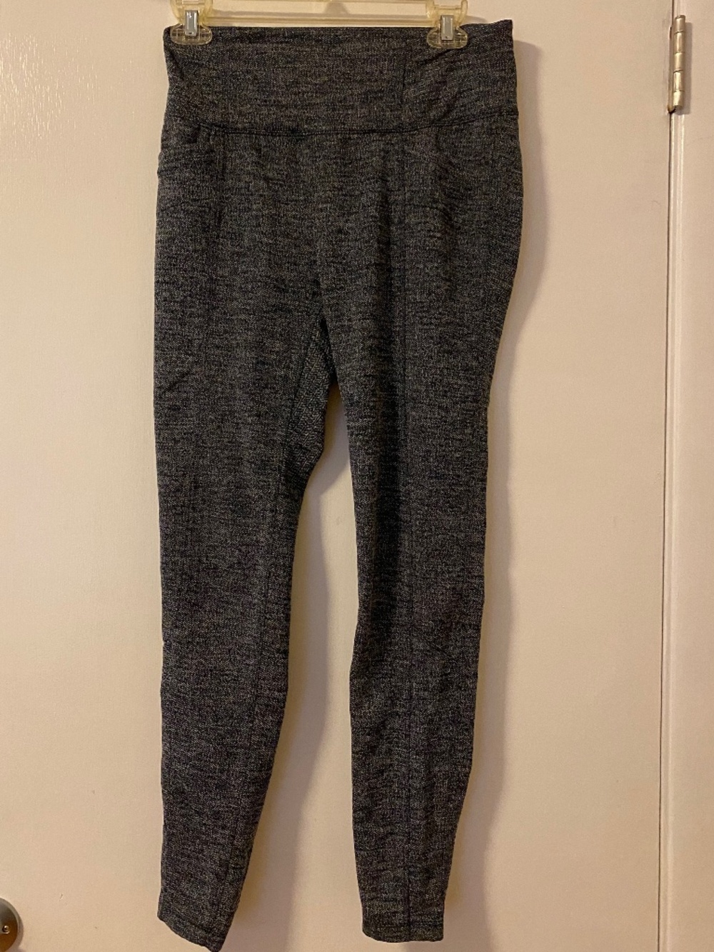 Athleta ankle length medium pants